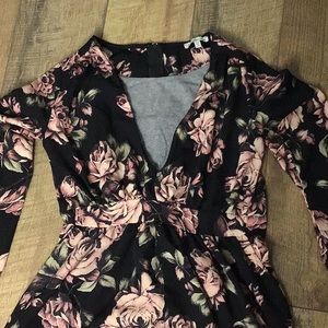 Black and pink long sleeve floral romper XS